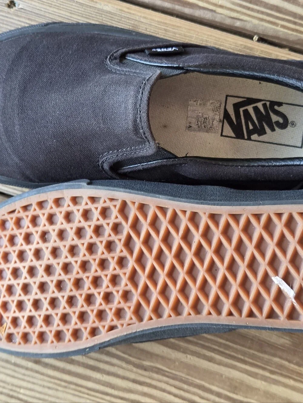 Vans Classic Slip-On – All Black EUC M7 W8.5